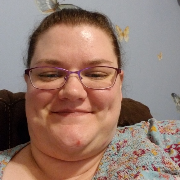 Meet your Posher, Melanie - Picture 1 of 2